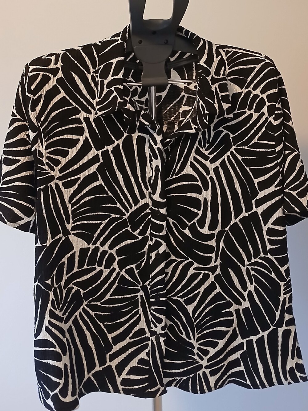 Iyla Button-Up Shirt XL